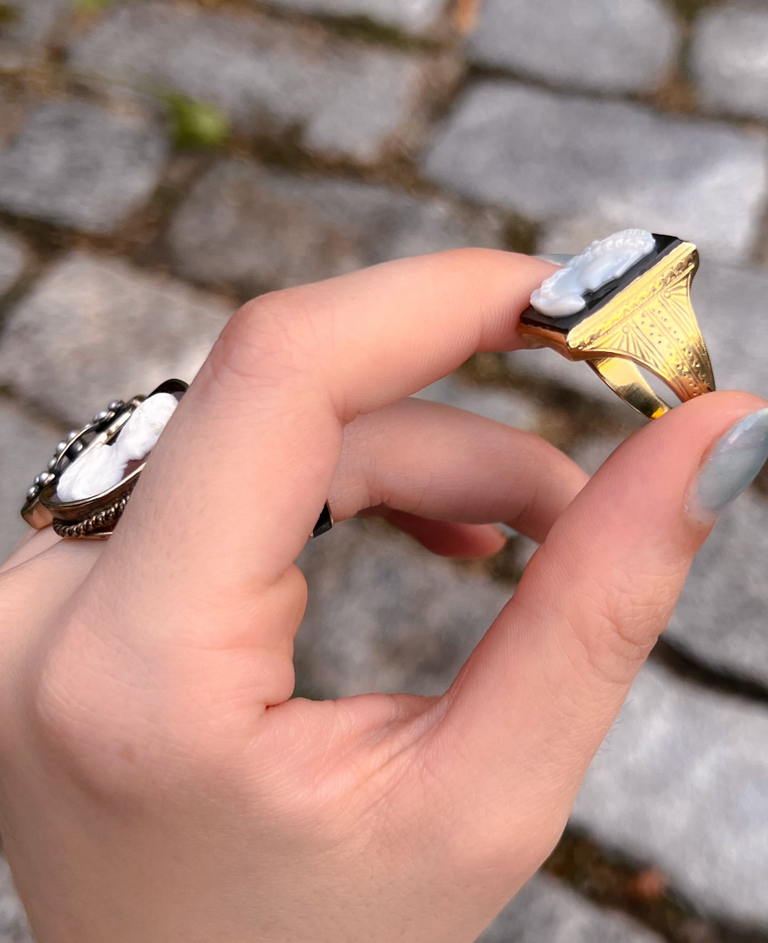 Sumptuous Victorian Onyx Cameo in Heavy 14k Setting