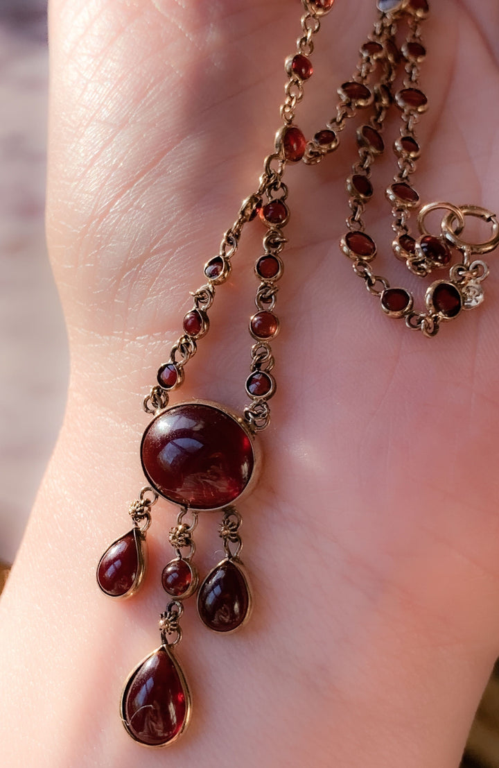 Sumptuous Garnet Cabochon Necklace