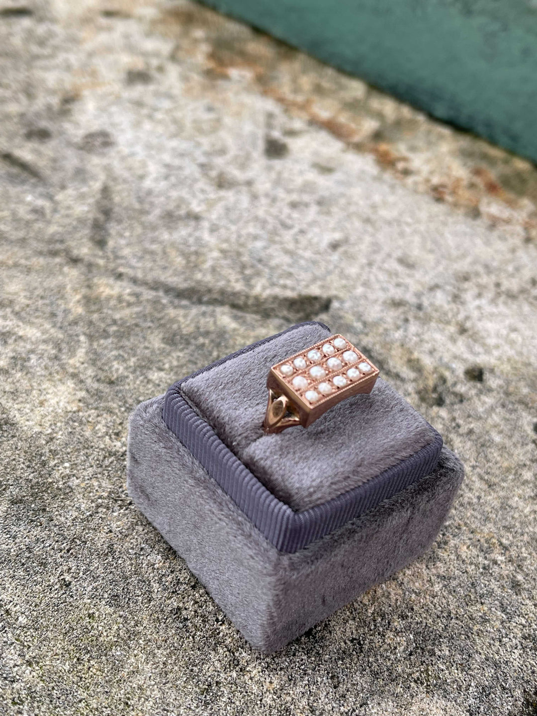 Special 9k Rose Gold East/West Plaque Ring