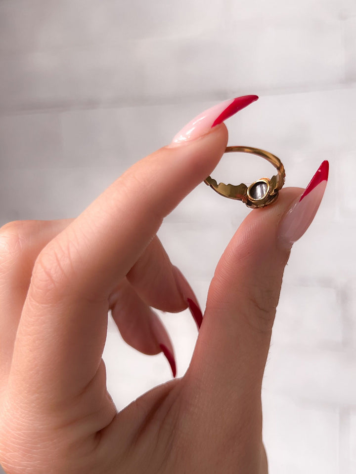 15k Plump Pearl Clover Ring