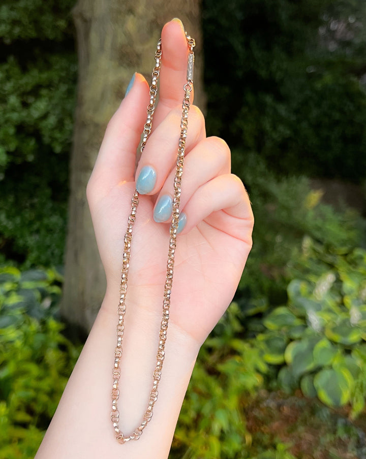 Glorious 9k Collar Chain