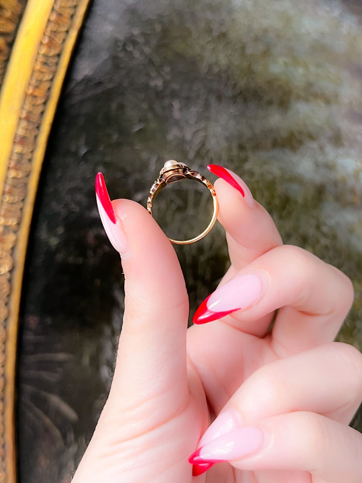 15k Plump Pearl Clover Ring