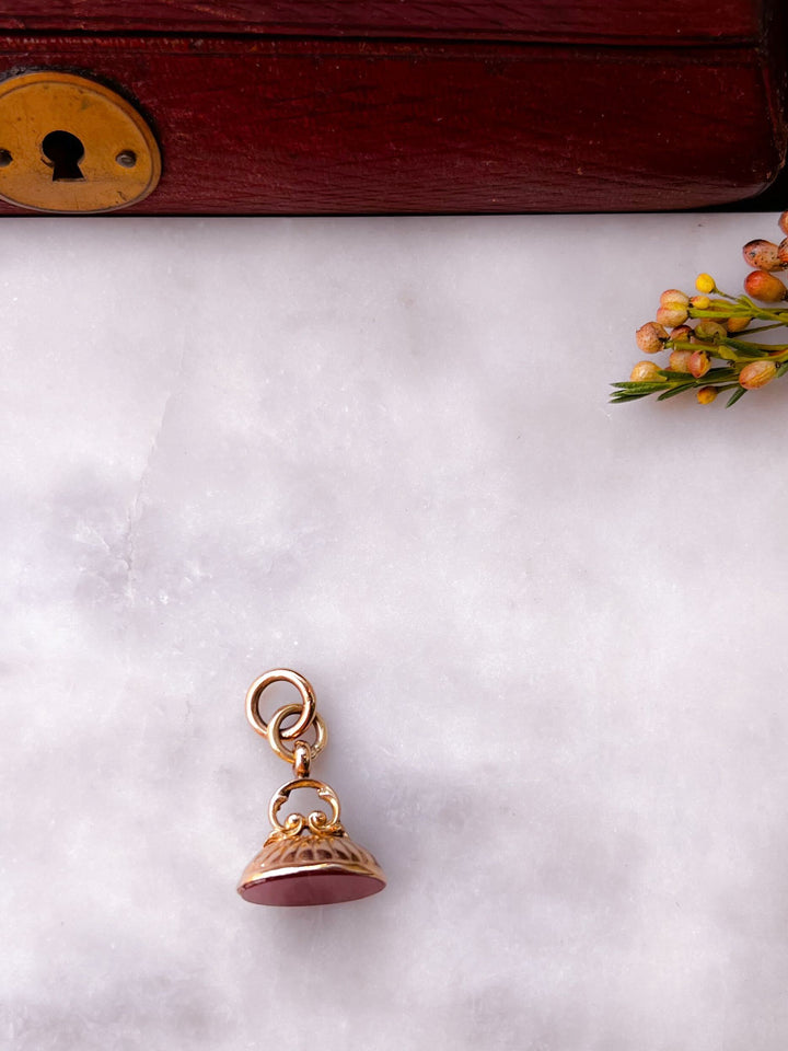 Special 9k Fob with Carnelian Bottom