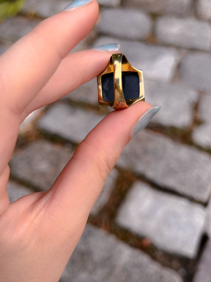 Sumptuous Victorian Onyx Cameo in Heavy 14k Setting