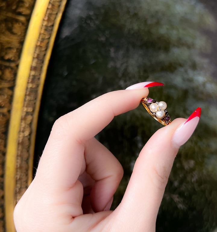 15k Plump Pearl Clover Ring