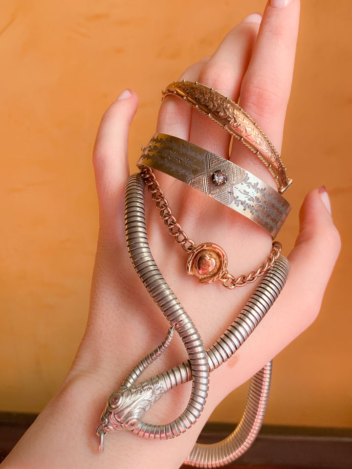 9k English Heart and Horseshoe Bracelet *Include 2 ribbons*