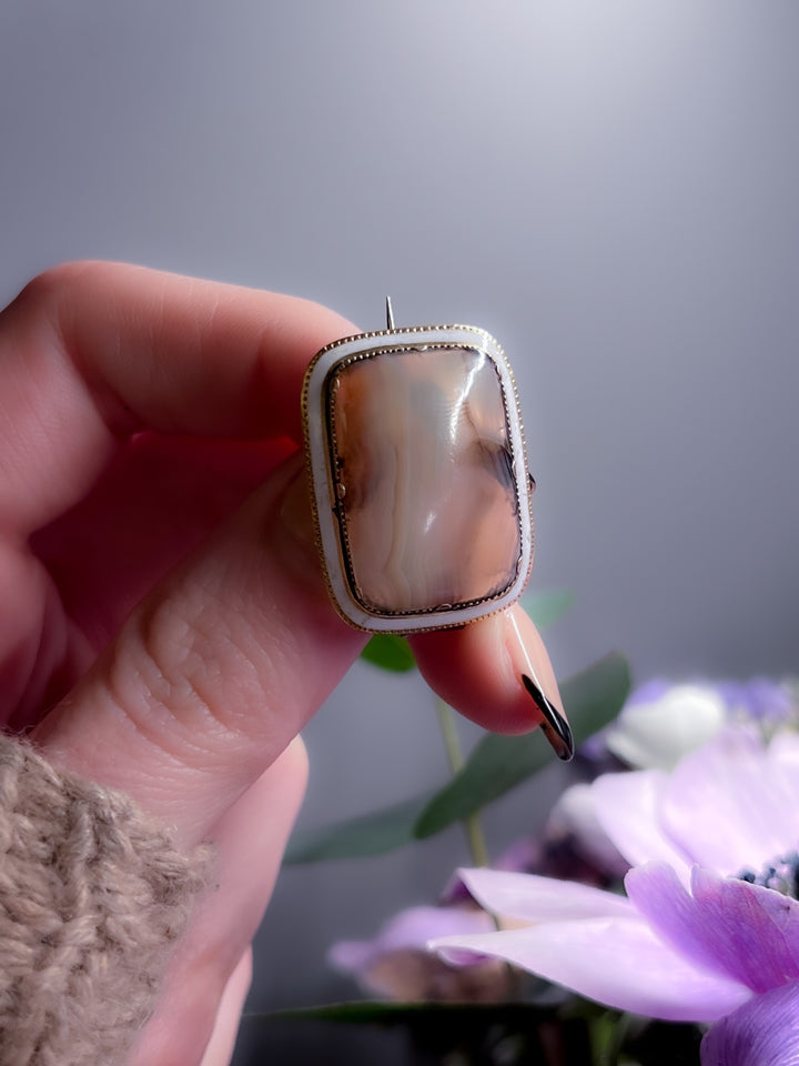 Outstanding Agate and White Enamel Brooch C 1810