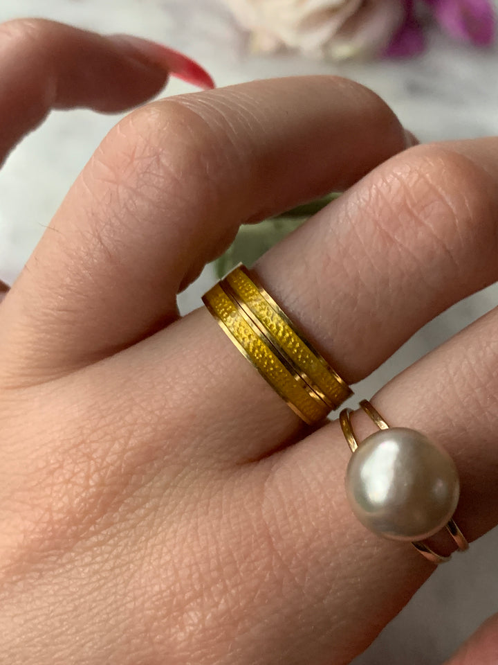Perfect Pair of 18ct and Yellow Enamel Bands