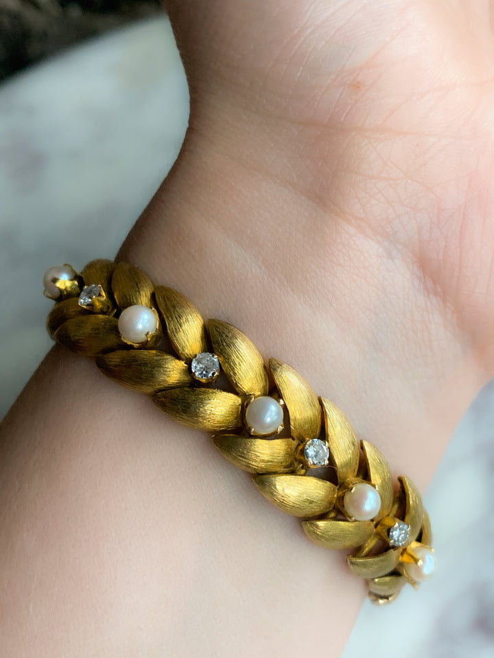 Magnificent Diamond and Pearl Bracelet with Laurel Design