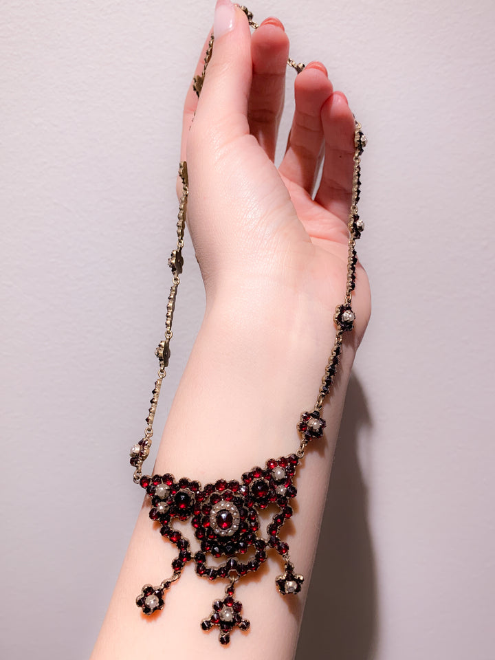 6k Pearl and Garnet Festoon Necklace