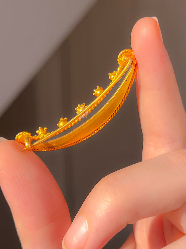 Crescent Brooch in Solid 15k