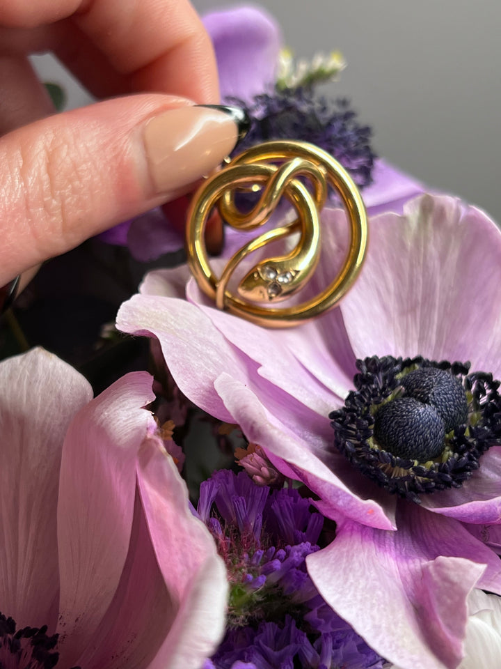 Extraordinary 18ct Snake Pendant