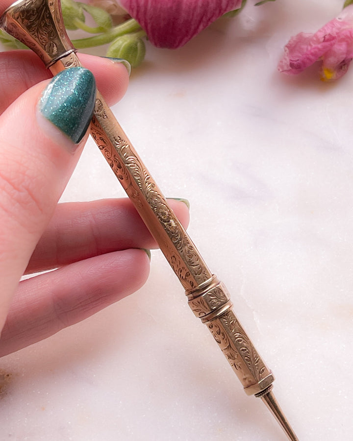 Beautiful Fully Functional 9k Gold Etched Victorian Pencil