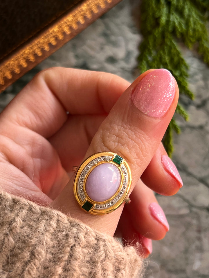 Stunning 14ct Lavender Jadeite, Diamond and Emerald Ring