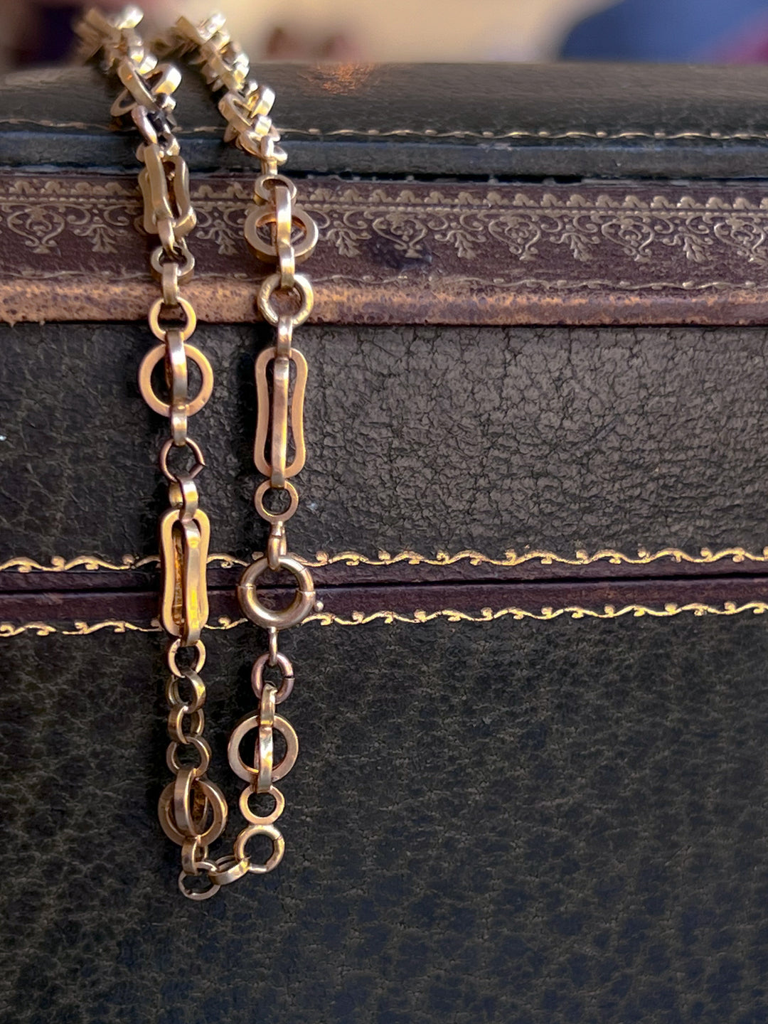 18ct French Chain With Interlocked Orbs Circa 1860