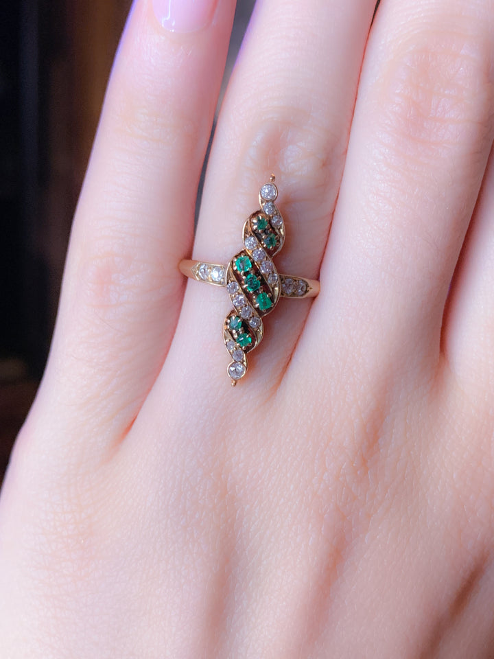 Hold for S⚡️Exceptional Emerald and Diamond Ring Circa 1890