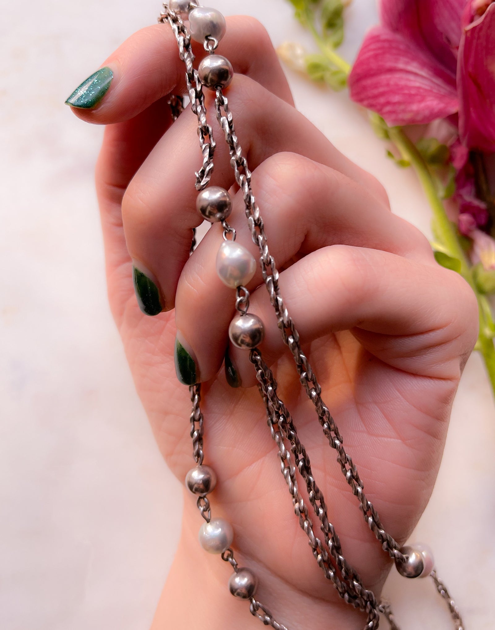 Sterling silver chain with pearls, chic design from circa 1970
