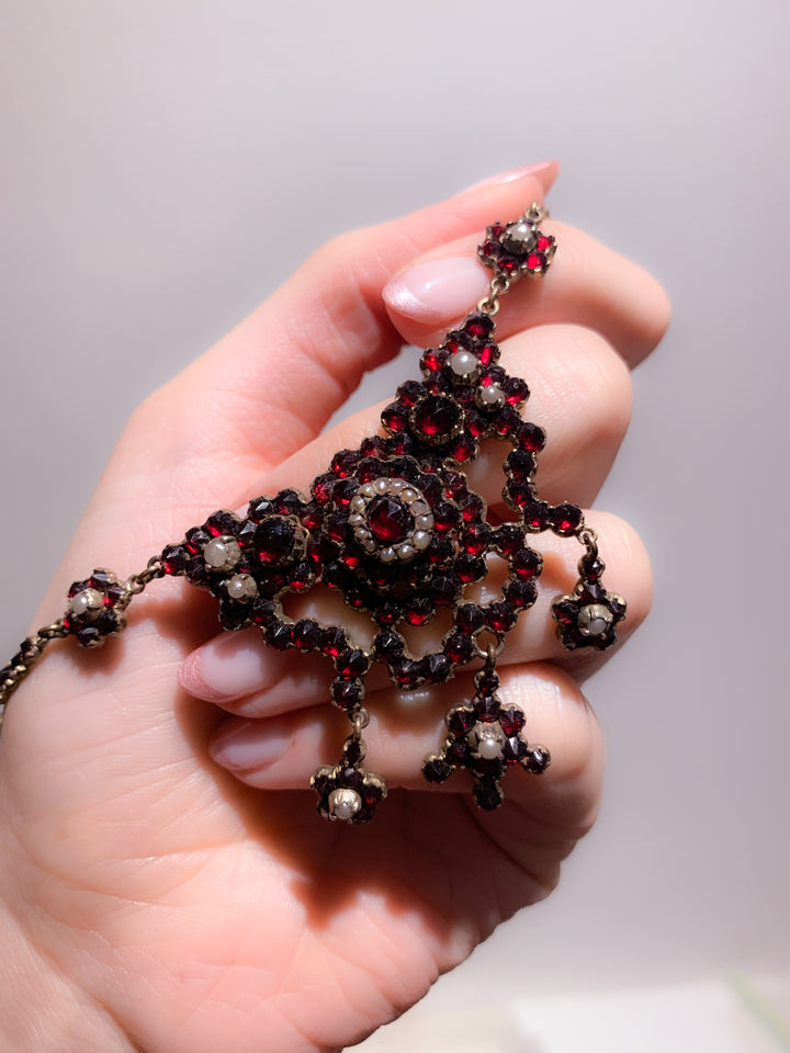 6k Pearl and Garnet Festoon Necklace