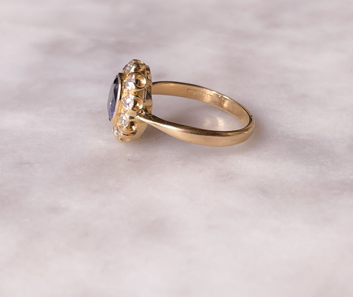 Outstanding Sapphire and Diamond Ring