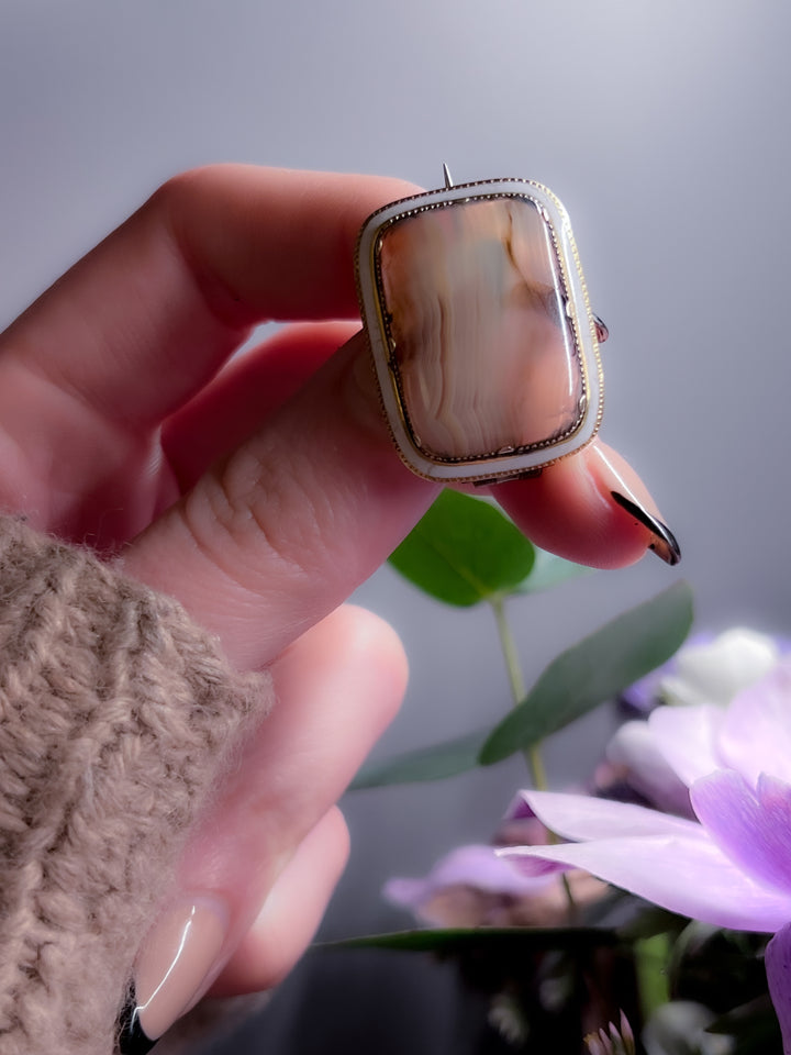 Outstanding Agate and White Enamel Brooch C 1810