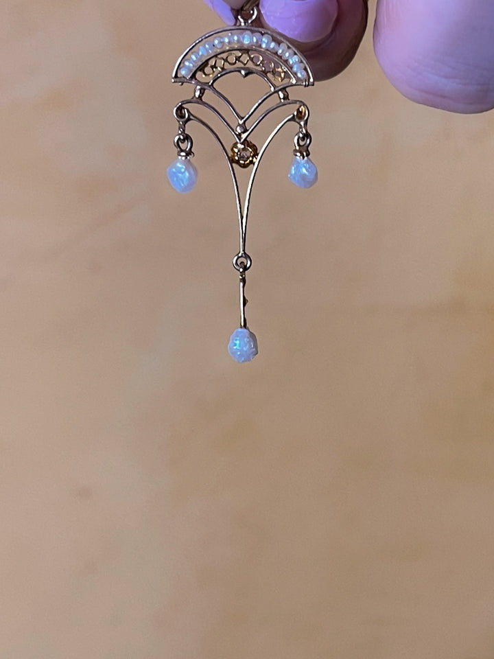 A Superb Edwardian Pearl Lavaliere Pendant