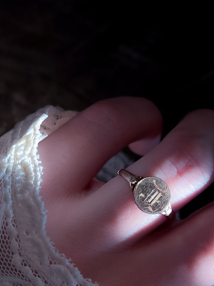 Glorious 9ct J Initial Ring c 1880