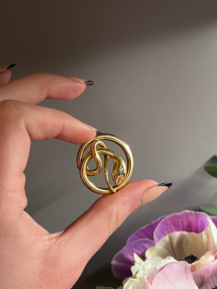 Extraordinary 18ct Snake Pendant