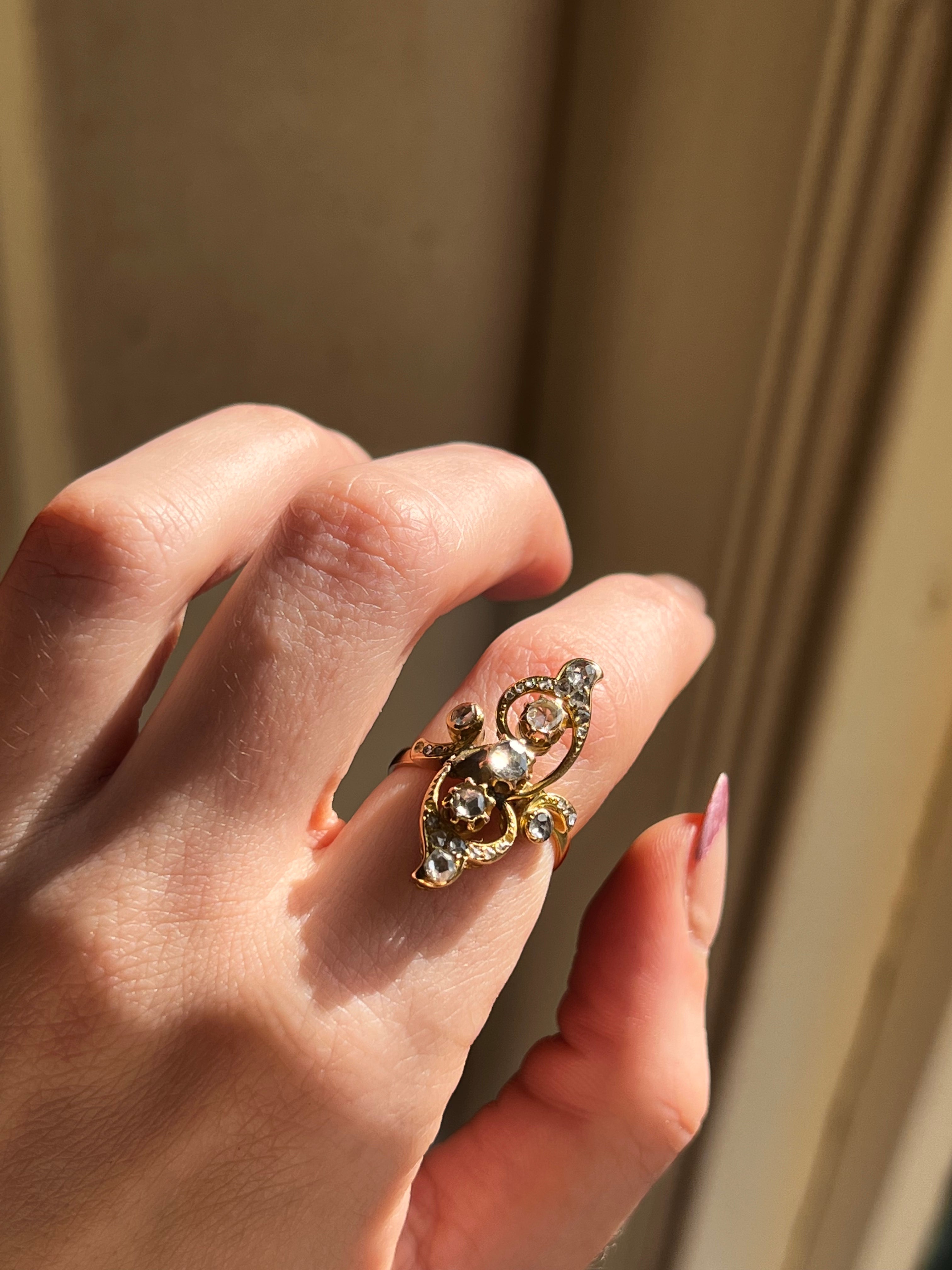 Superb Victorian Rose Cut Diamond ring in 18ct