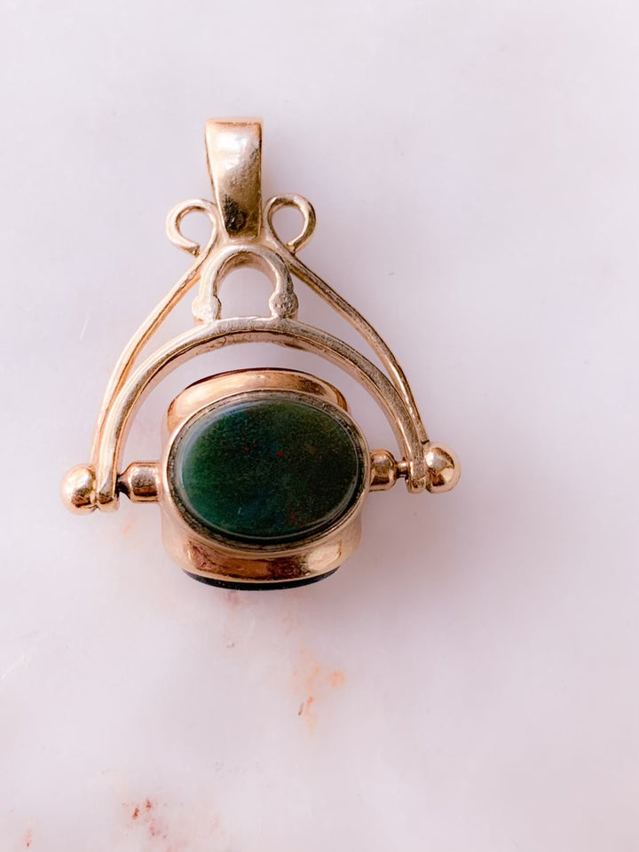 9k Vintage Carnelian, Onyx, and Bloodstone Flip Fob