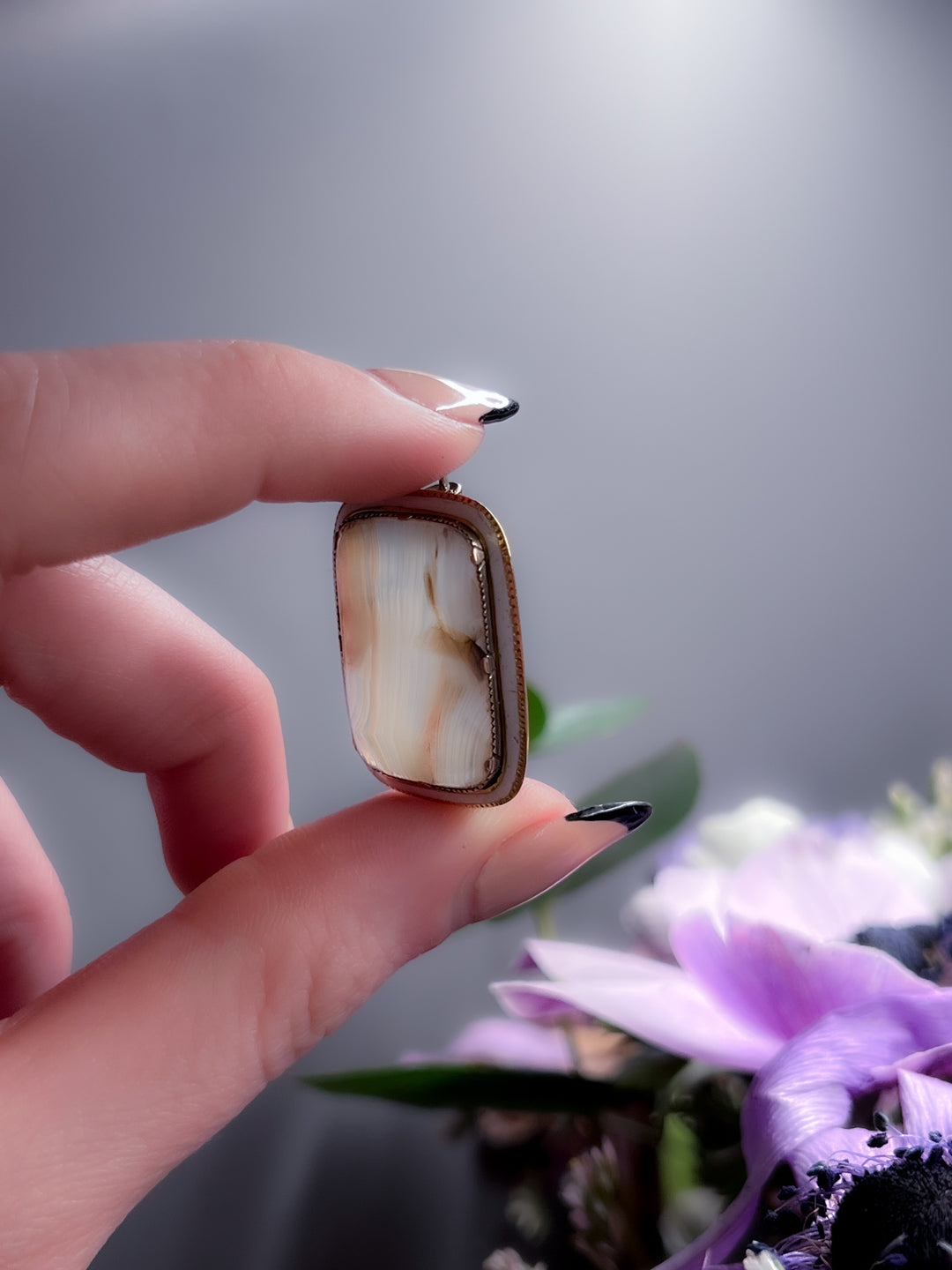 Outstanding Agate and White Enamel Brooch C 1810