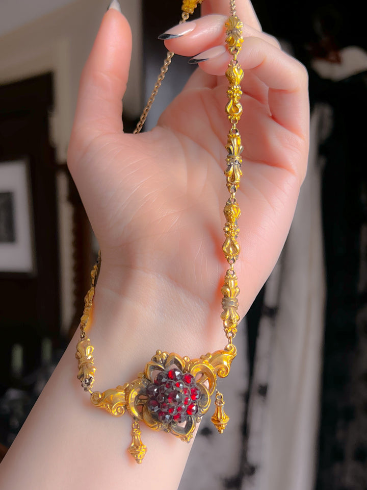 14ct Late Georgian 16.5” Garnet Dinner Necklace with Chitter Chain