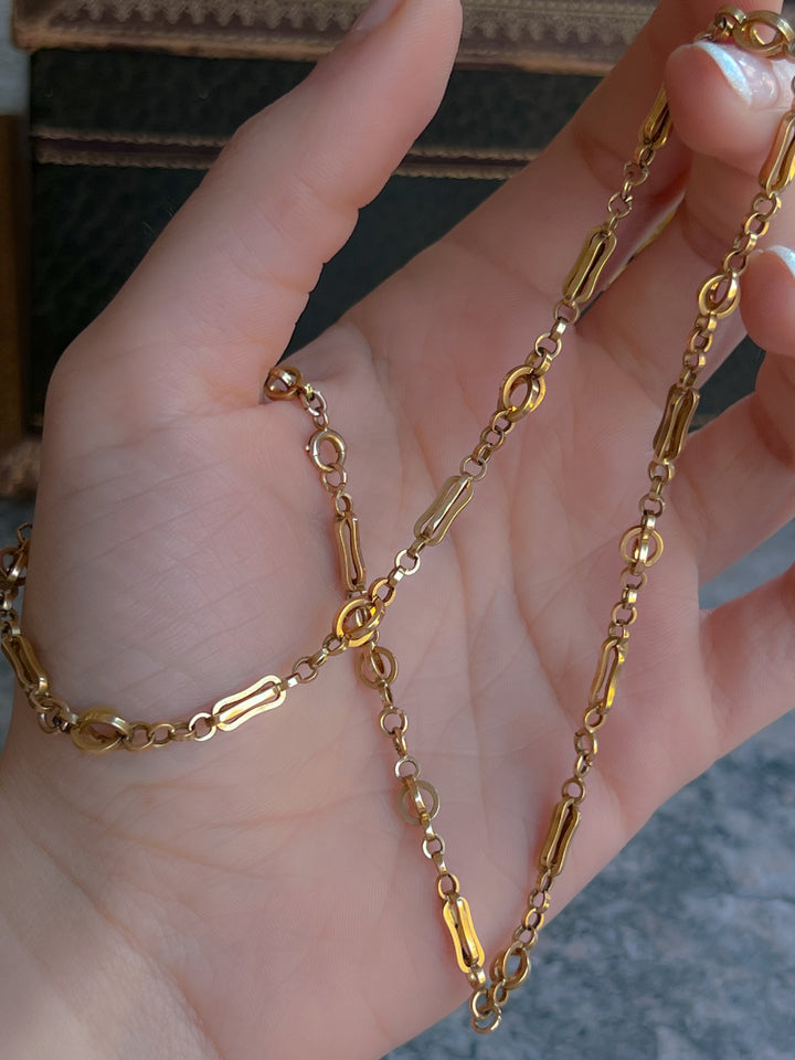 18ct French Chain With Interlocked Orbs Circa 1860