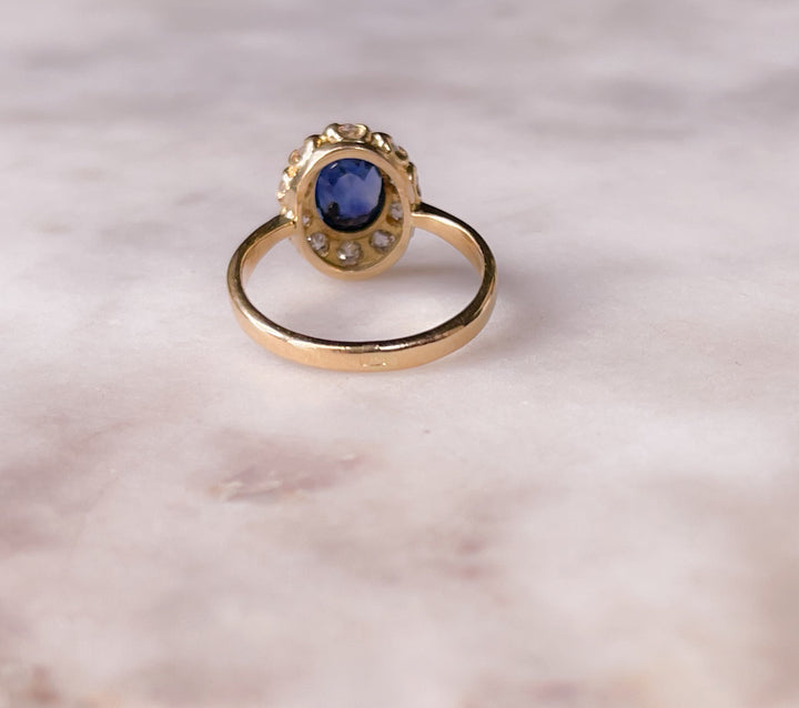 Outstanding Sapphire and Diamond Ring