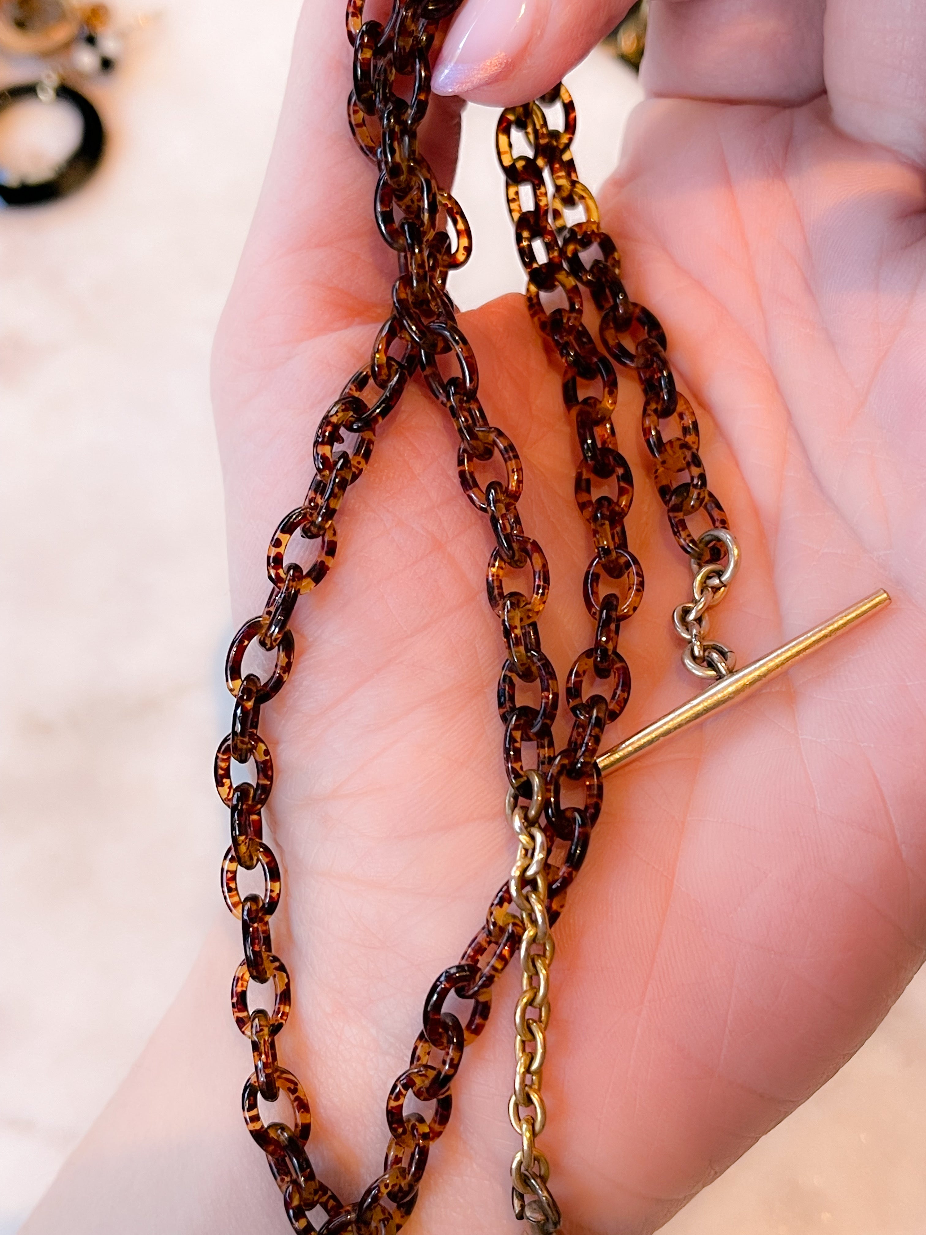 Faux Tortoise T-Bar Chain with Dog Clip