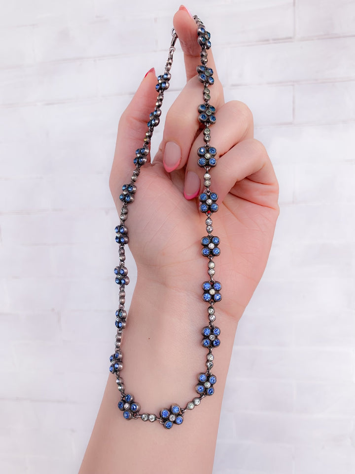 Outstanding Blue and White Paste Forget-Me-Not Riviere