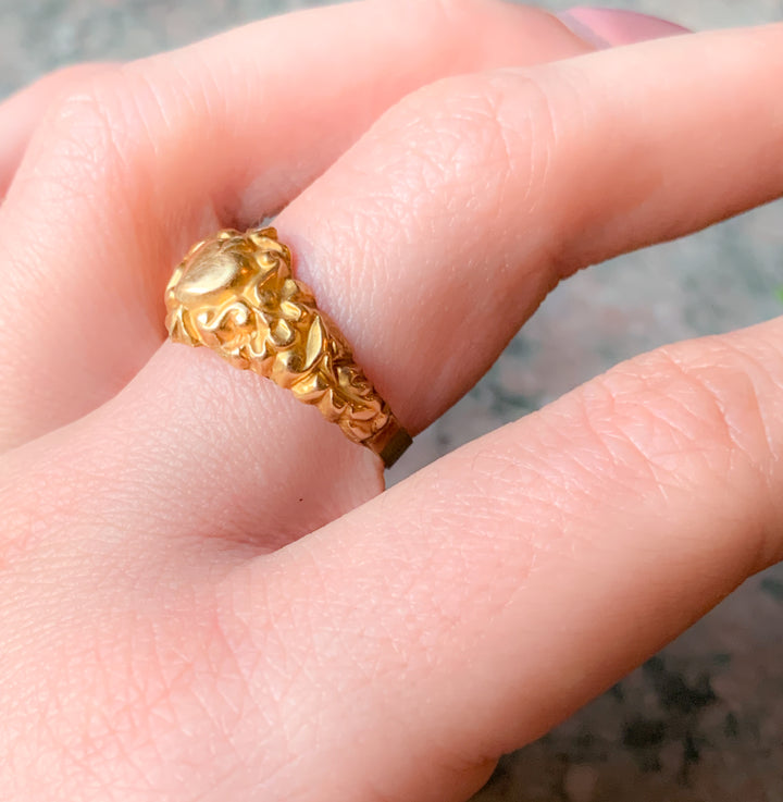 Exceptionally Rare Hollow Ring in 18k