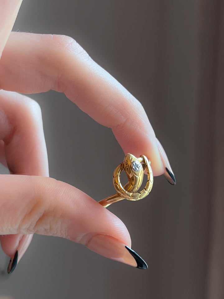 Superb 18ct Snake Ring C 1905