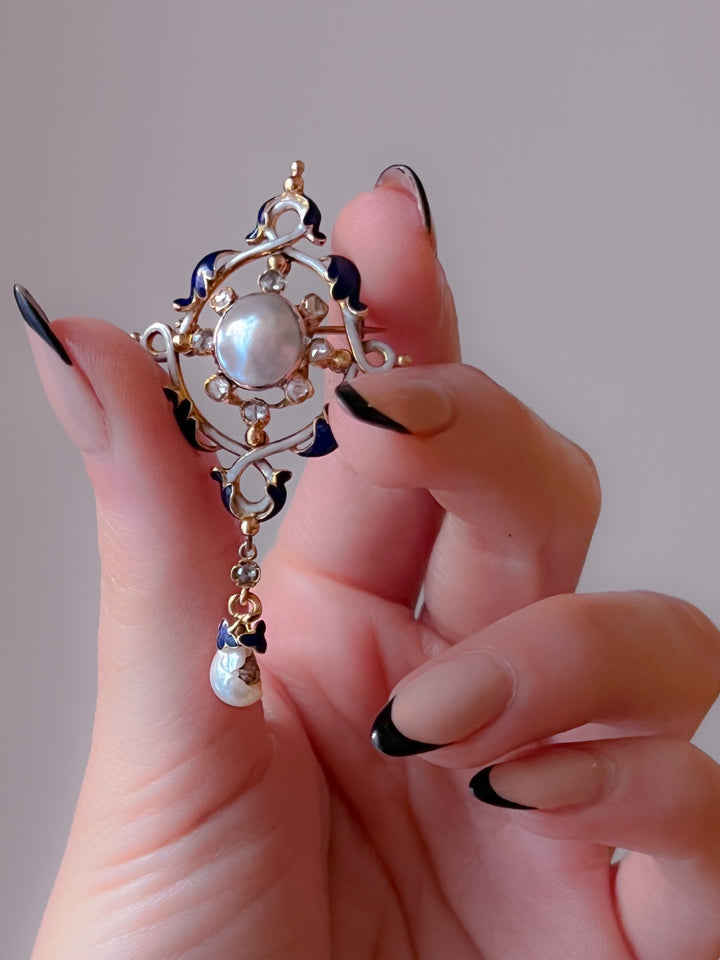 Outstanding Victorian Holbeinesque Brooch