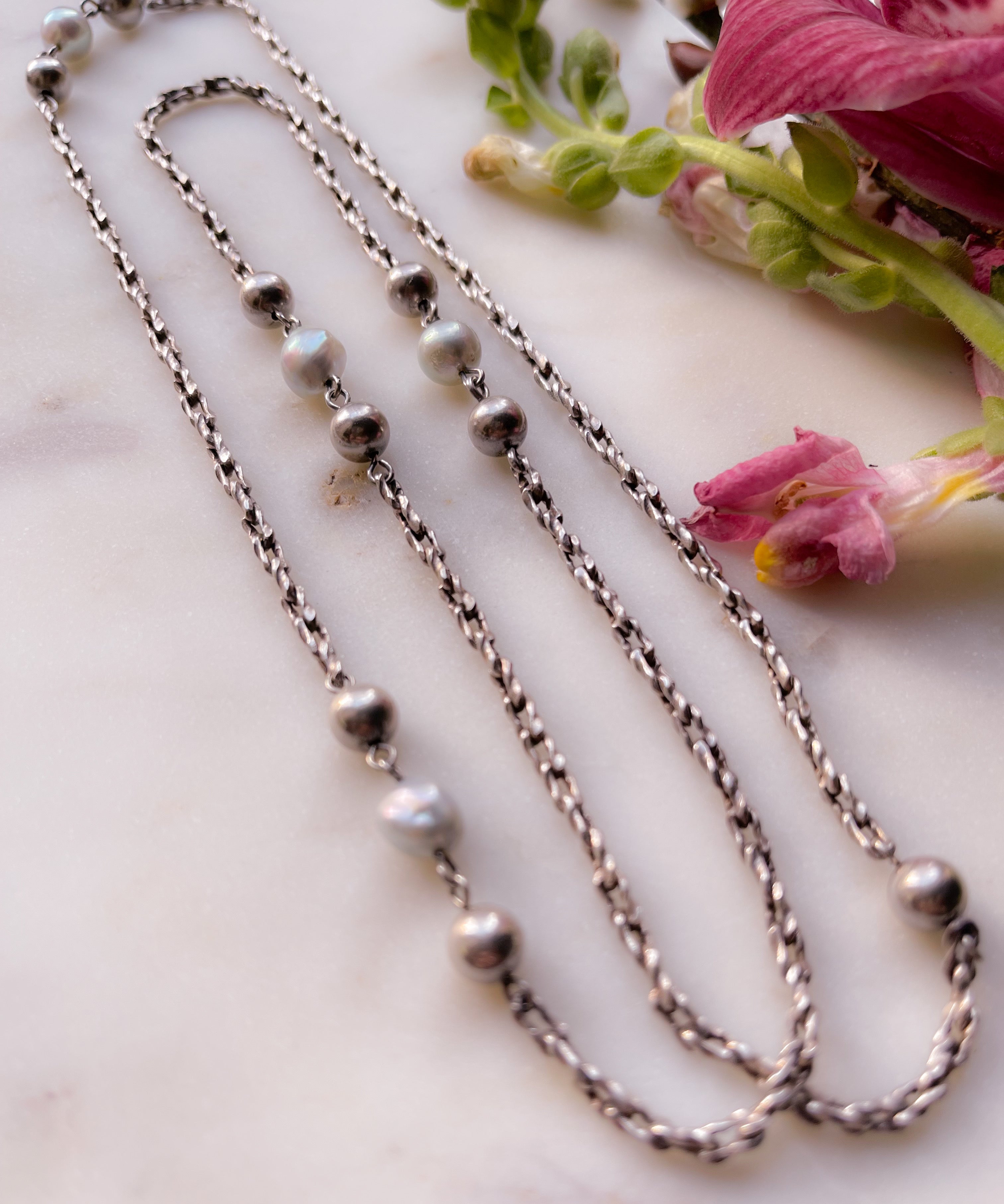 Extraordinarily Chic Sterling Silver and Pearl Chain Circa 1970