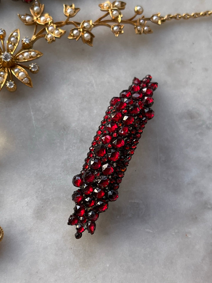 Superb Victorian 6k Garnet Barrette Brooch