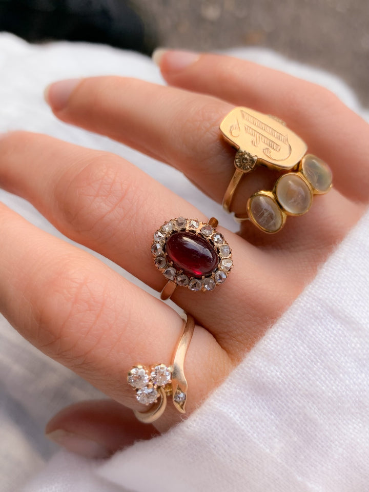 18k American Rainbow Moonstone Ring