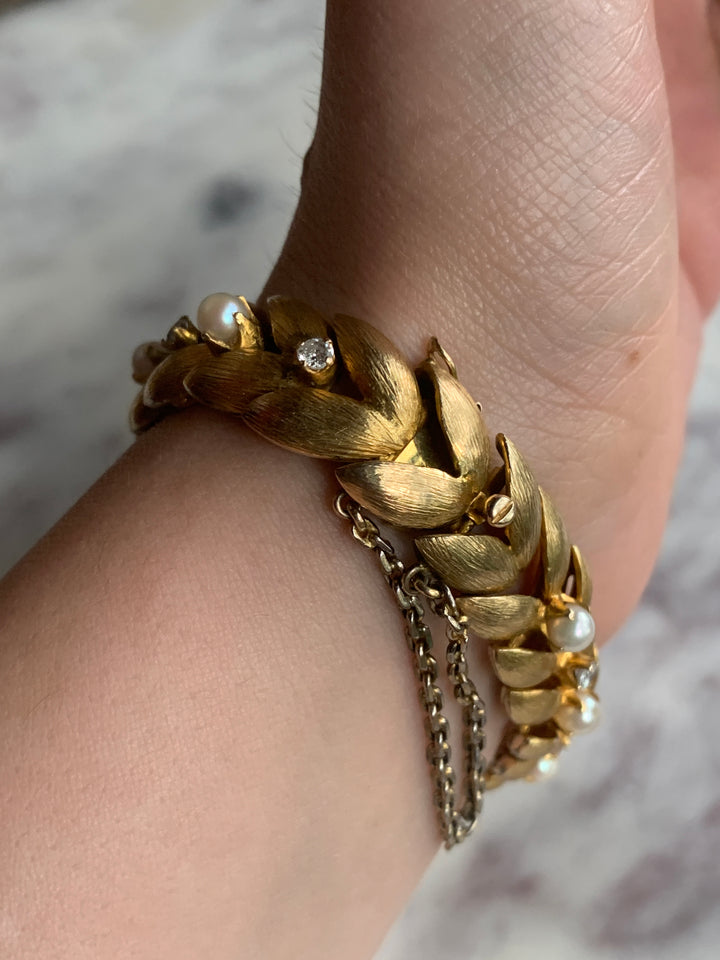 Magnificent Diamond and Pearl Bracelet with Laurel Design