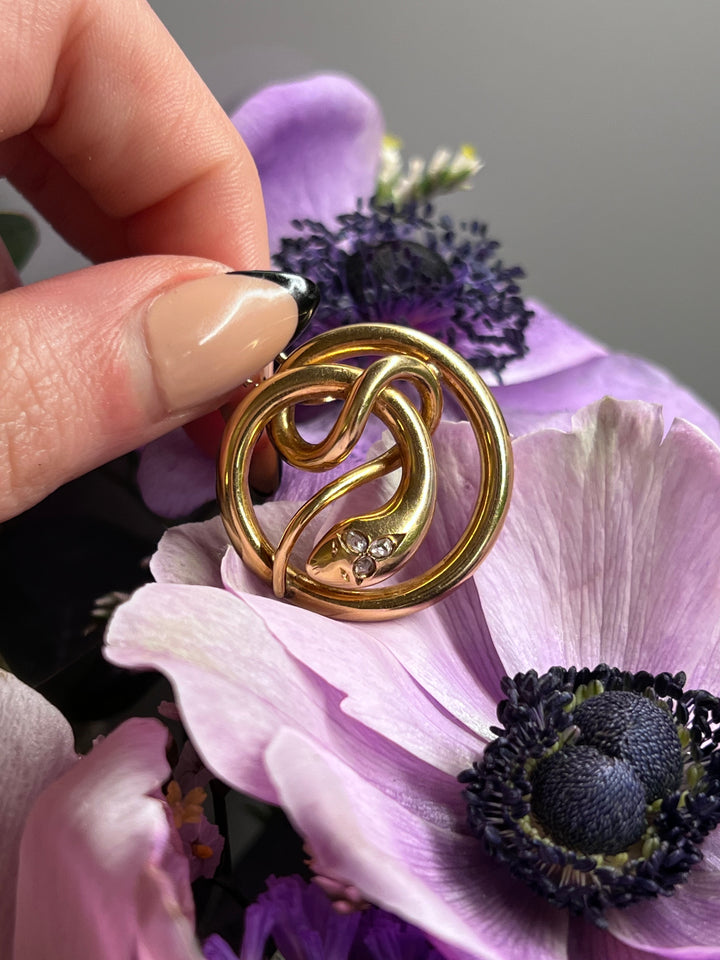 Extraordinary 18ct Snake Pendant