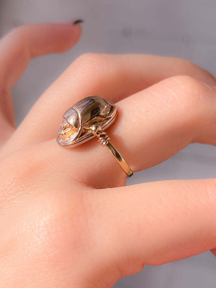 14k Pink, 18k Yellow Gold, and Platinum Large Scarab with Feather Glyph on Reverse